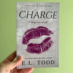 📚 4/25$ 📚 Charge by E.L. Todd